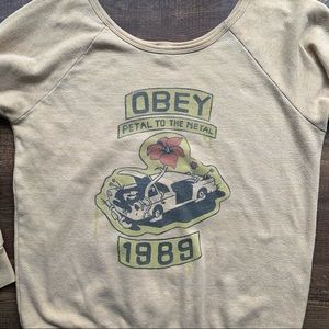 Off-shoulder oversized sweatshirt